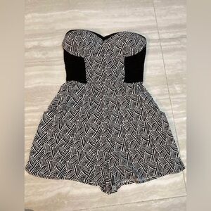 Xhilaration XS Black & White Strapless Patterned shorts Romper strapless padded